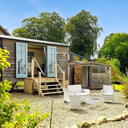 The Shepards Hut Apartment Llwyn-Dafydd Exterior photo