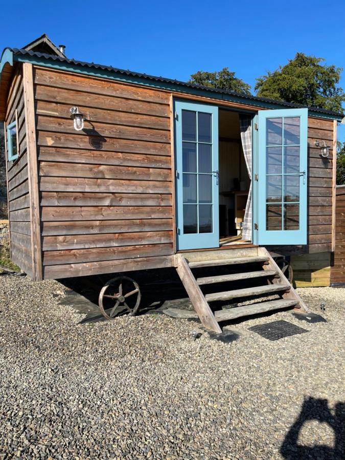 The Shepards Hut Apartment Llwyn-Dafydd Exterior photo