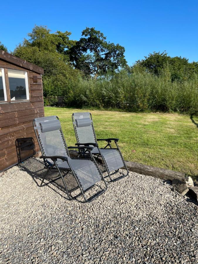 The Shepards Hut Apartment Llwyn-Dafydd Exterior photo