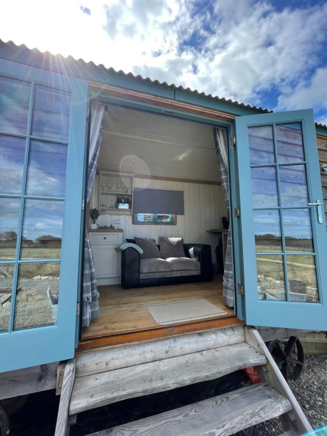 The Shepards Hut Apartment Llwyn-Dafydd Exterior photo